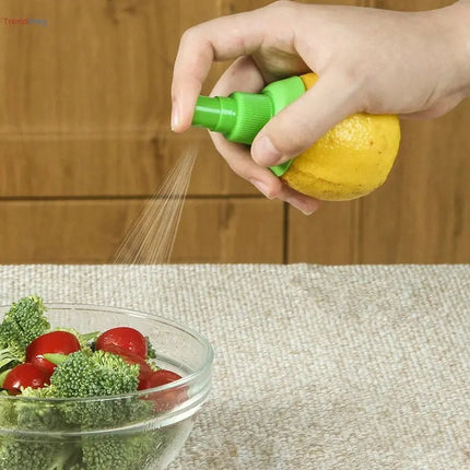 kitchen equipment Citrus Sprayer & Fruit Juice Squeezer – Kitchen Gadget for Lemons, Oranges, and Cooking Tools trendmeg